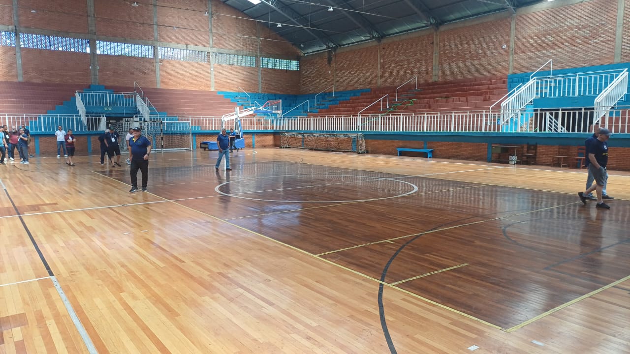 Visão geral do ginásio interno